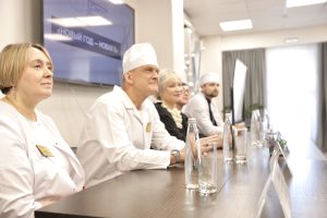 «Можно сшить еще одного человека»: нижегородские врачи помогли избавиться пациентке от 4 кг лишней кожи