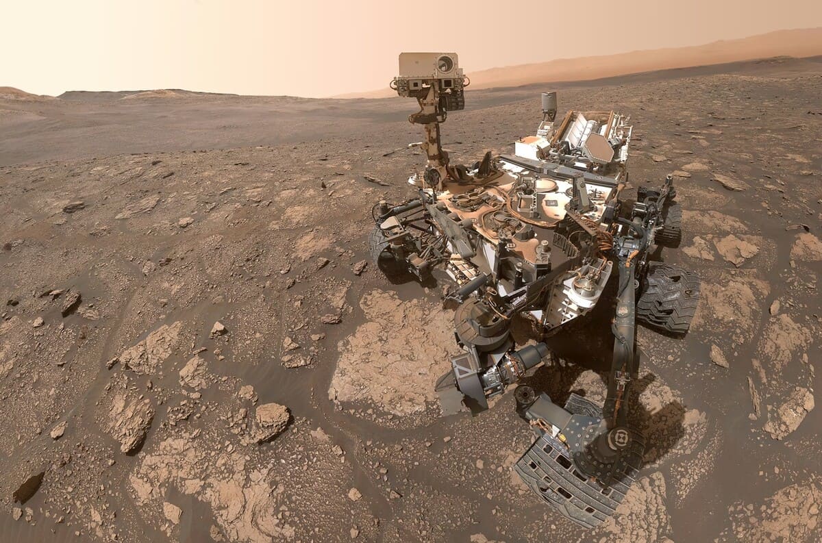 Такое селфи марсоход Curiosity сделал в 2020 году