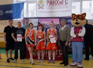 Команда НИУ победила в региональных соревнованиях по фиджитал-баскетболу