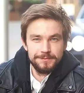 Александр Петров