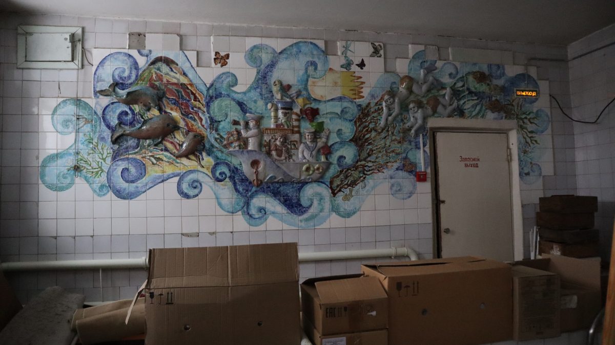 Два керамических панно восстановят в бассейне детского садика в Нижнем Новгороде