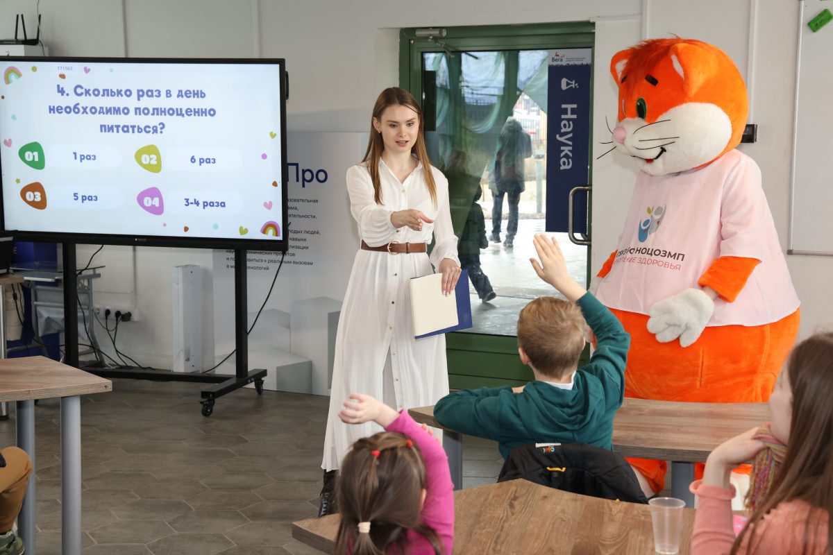 Александр Воложанин