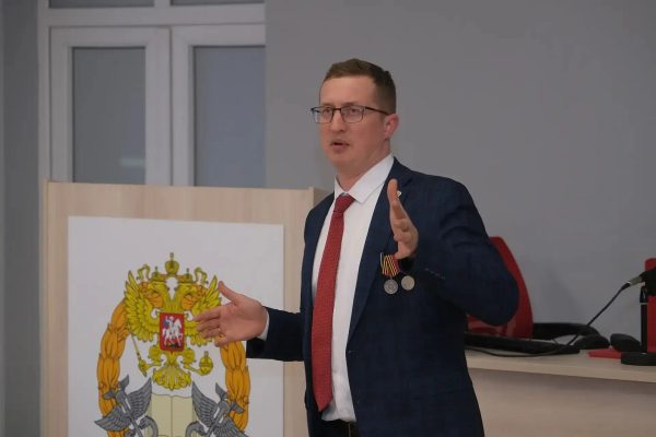 Ветеран СВО Артём Сазонов проводит цикл встреч с нижегородскими студентами