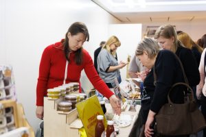 От клубничных чипсов до отпугивателей кротов: более 20 семейных компаний собрал форум в Нижнем Новгороде