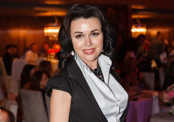 Счастье Анастасии Заворотнюк: почему «прекрасной няне» не везло с мужчинами