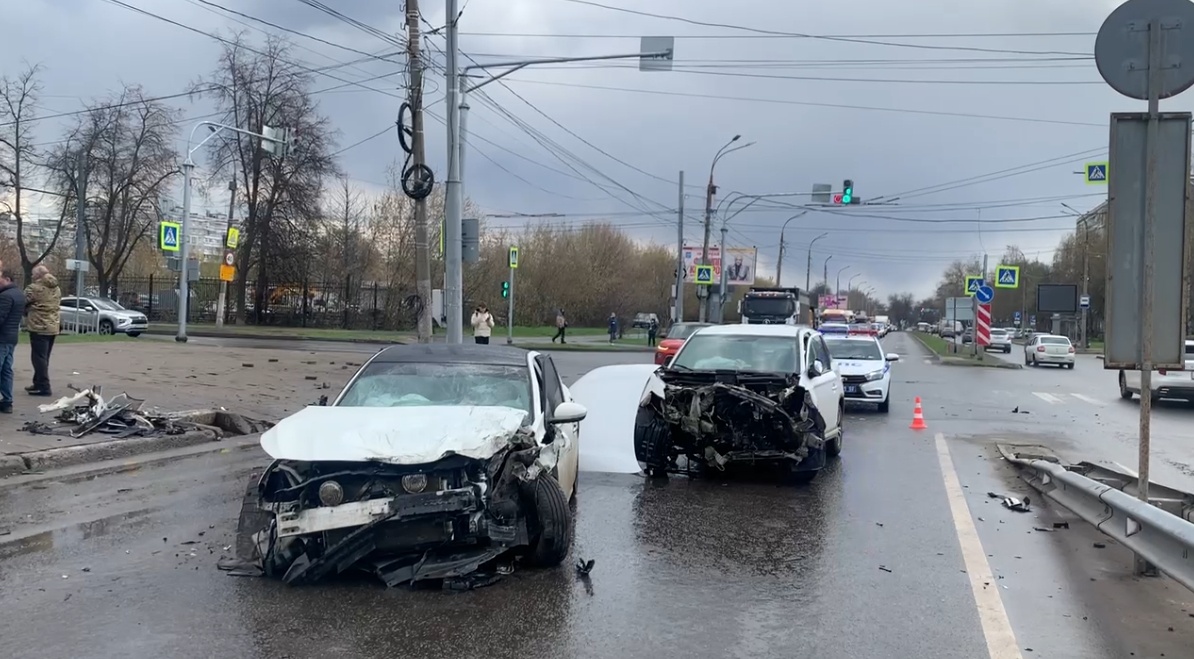 Четыре человека пострадали в аварии на улице Краснодонцев