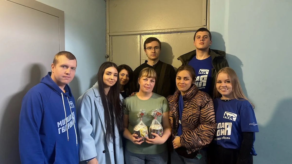 Активисты «Единой России» адресно поздравили жителей Нижегородской области