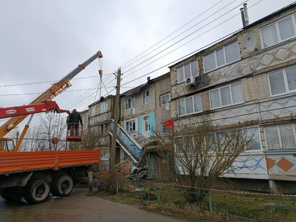 Три лоджии обрушились в многоквартирном доме в Лукоянове