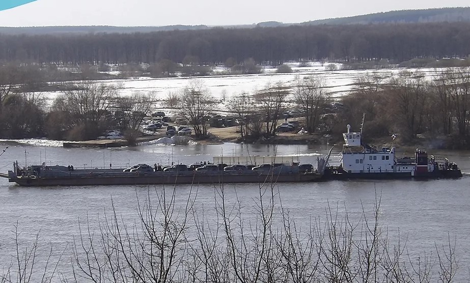 Паромную переправу через Оку в Павлове закрыли