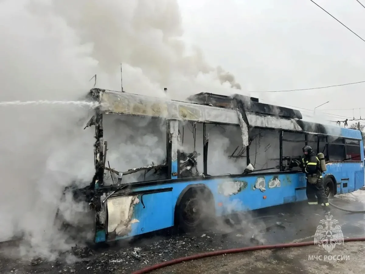 Троллейбус вспыхнул из-за неисправности в Дзержинске