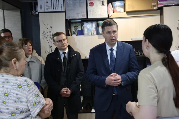 Андрей Гнеушев провел выездное заседание комиссии по поддержке участников СВО