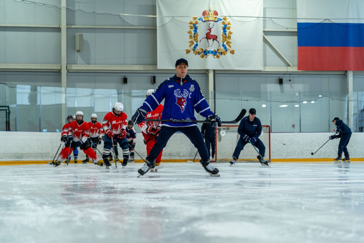Игроки нижегородского ХК «Торпедо» провели мастер-классы с юными хоккеистами