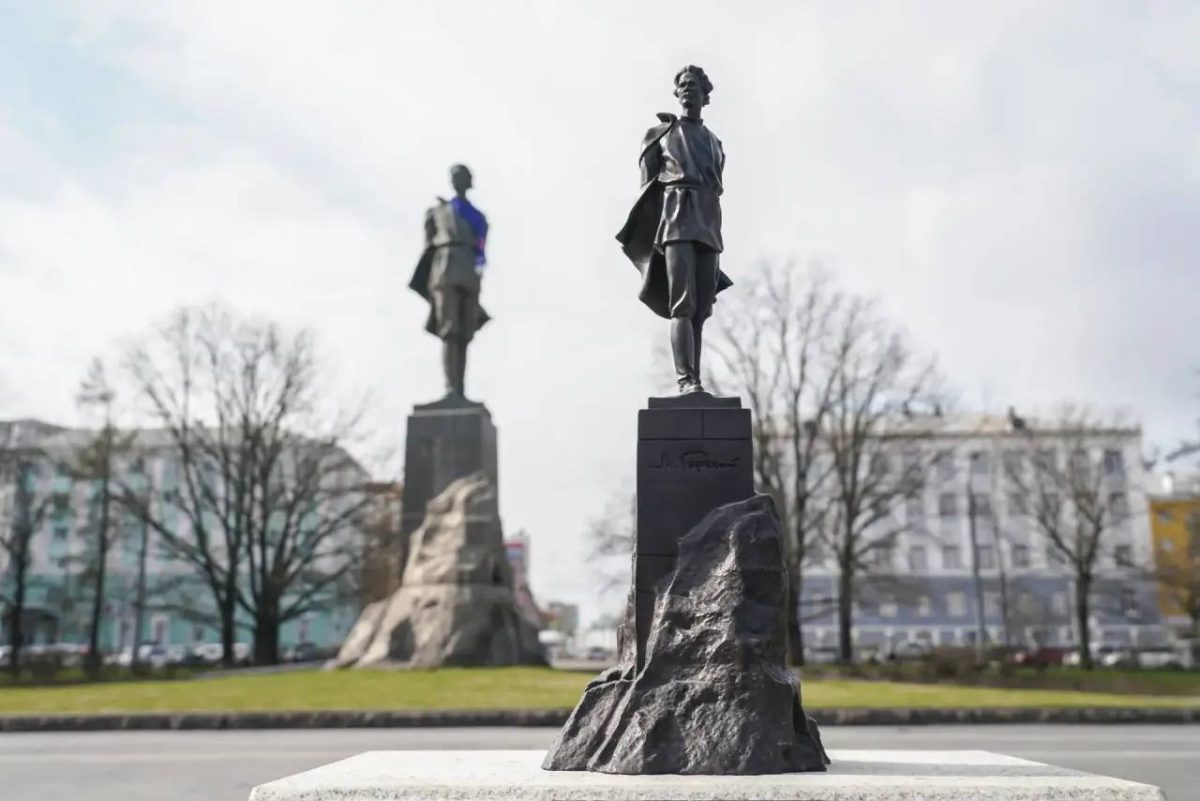 Мини-копию памятника Максиму Горькому снова восстановили