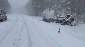 Водитель большегруза пострадал в ДТП «с перевертышем» под Семеновым