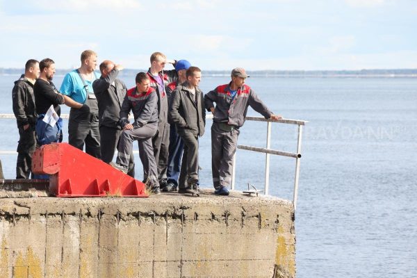 Синие вытеснили белые: почему нижегородцев стали привлекать рабочие профессии