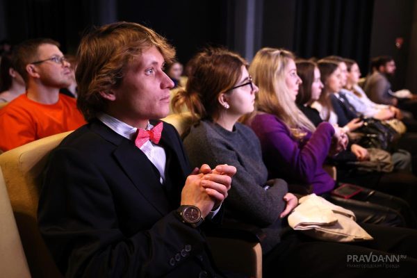 Названы топ‑5 юмористических книг и фильмов, которые предпочитают нижегородцы