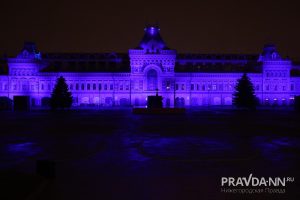 Достопримечательности Нижнего Новгорода зажглись синей подсветкой