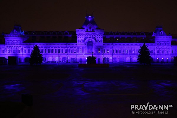 Достопримечательности Нижнего Новгорода приняли участие в акции «Зажги синим»