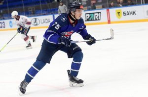 В 1/4 финала чемпионата МХЛ «Чайка» повела в серии с «Омскими Ястребами»