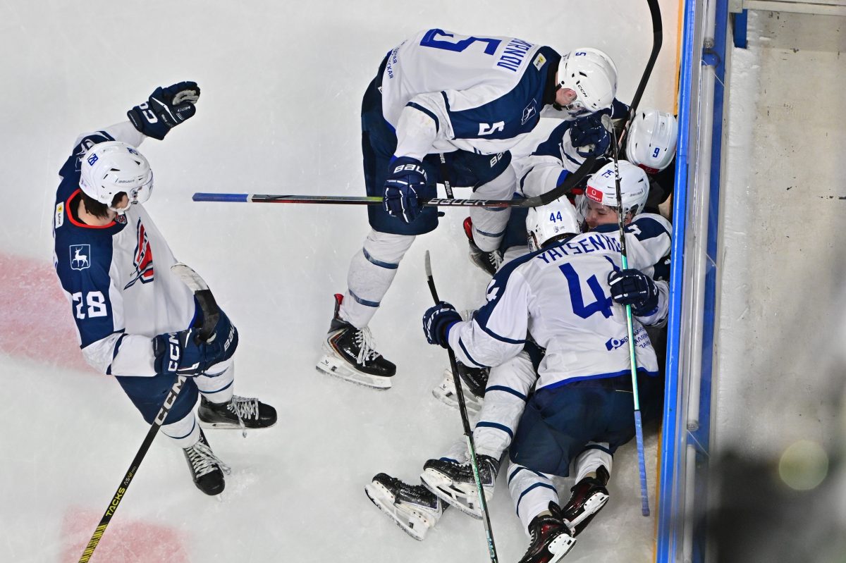 В решающем матче 1/8 финала чемпионата МХЛ «Чайка» одолела «Ирбис»