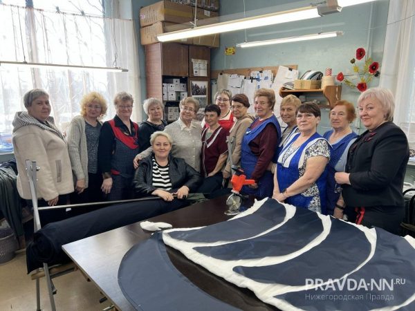 Золотые руки «Золотого возраста»: городецкие мастерицы шьют для бойцов СВО