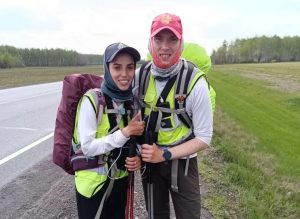 Семейная пара, идущая пешком до Владивостока, передала привет нижегородцам
