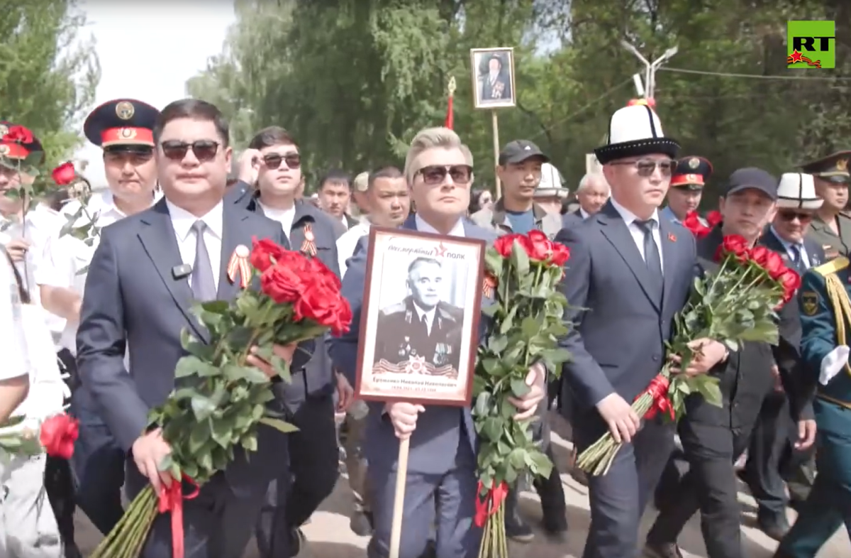 Николай Басков поучаствовал в акции «Бессмертный полк» в Киргизии