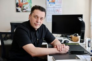 «Когда мы заболеваем, то ведём себя хуже детей»: травматолог рассказал, должен ли врач быть жестоким