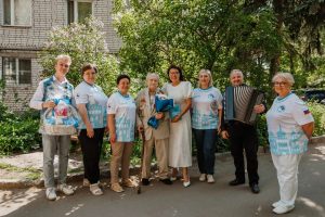 Волонтёры Победы поздравили со 100-летием Александра Большакова