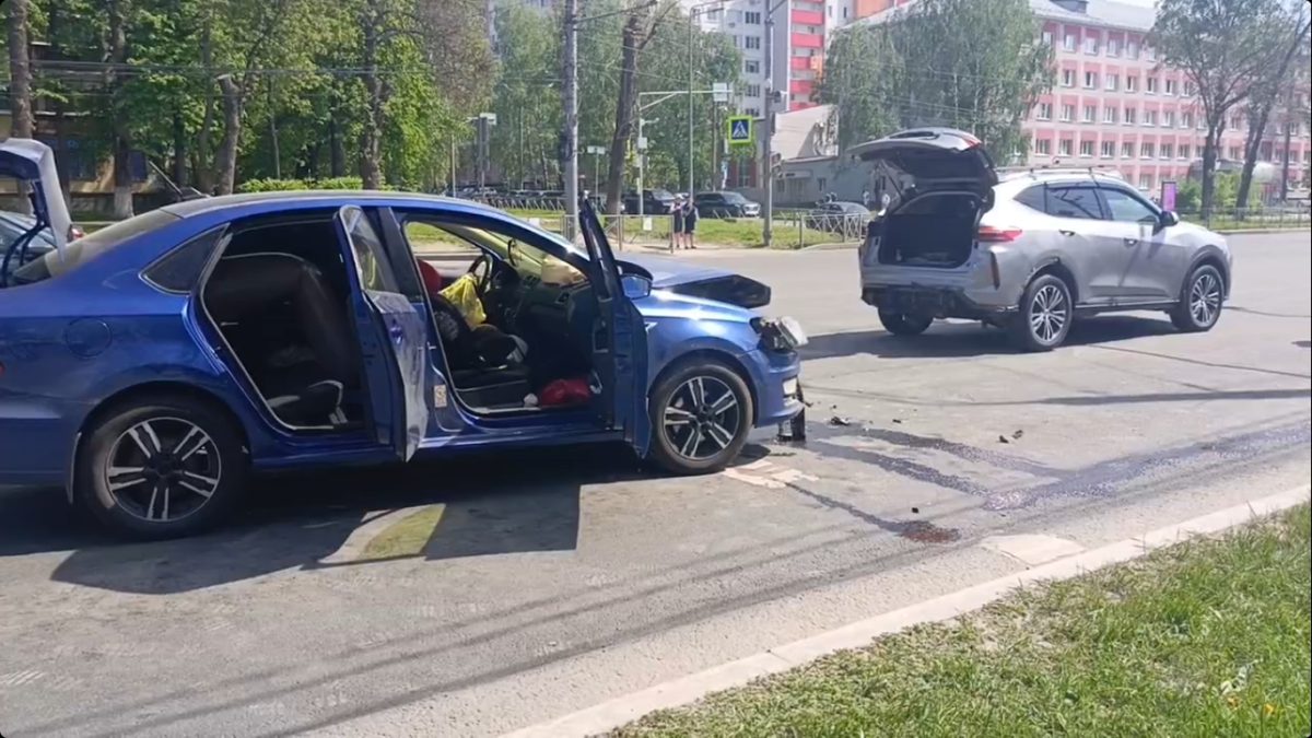 Двое детей пострадали при столкновении автомобилей в Нижнем Новгороде