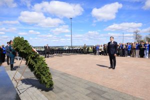 Глеб Никитин в День Победы почтил память павших у Вечного огня