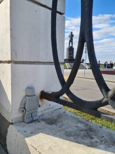 Роман Саро