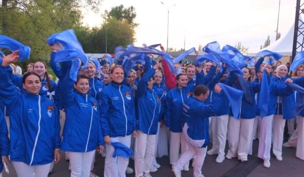 Акция «Синий платочек Победы» объединила более 100 нижегородцев