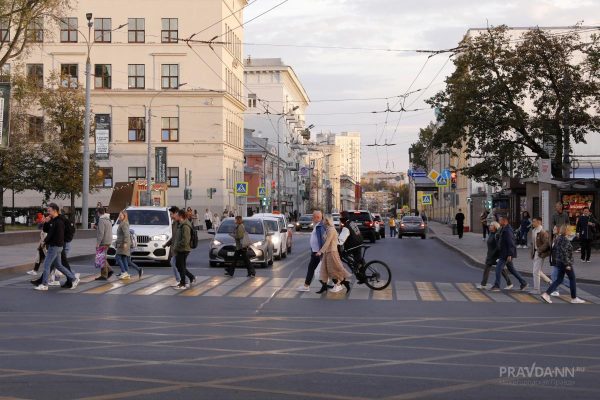 За спешку можно заплатить жизнью: разбираемся, как правильно и безопасно переходить дорогу&nbsp;