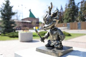 Дятел Гор и оленёнок НиНо поселились в Нижегородском кремле: фото