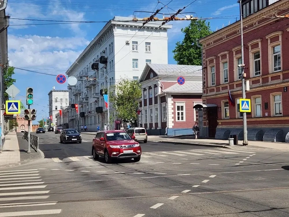 Улицу Варварскую открыли для автомобилистов