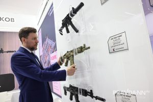 Александр Воложанин