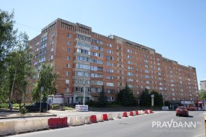 В Нижнем Новгороде ищут решение проблемы парковок на улице Родионова