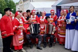 Семь муниципалитетов объединил «Межнациональный хоровод традиций» в Семёнове