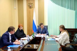 Андрей Гнеушев провел прием граждан