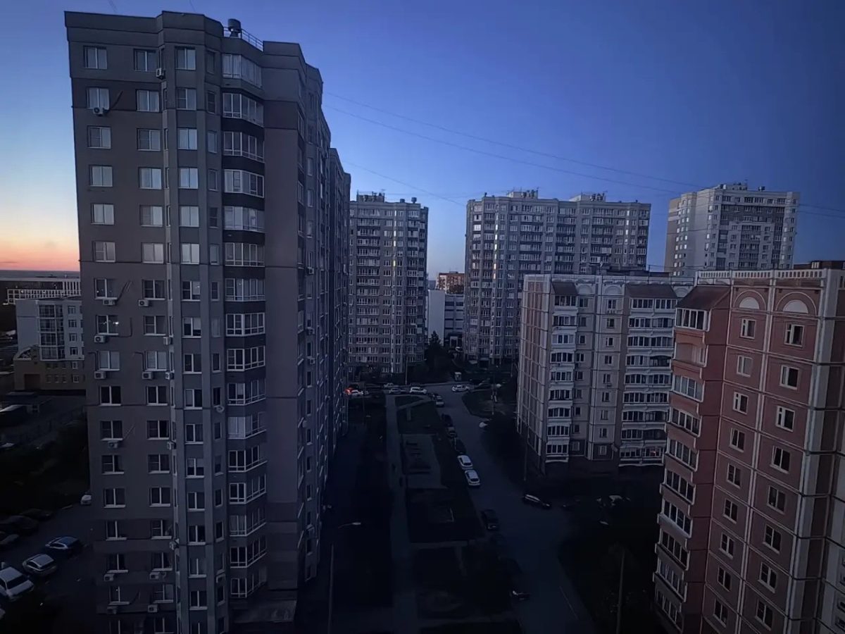 Жители микрорайона Медвежья долина остались без света и воды из-за аварии