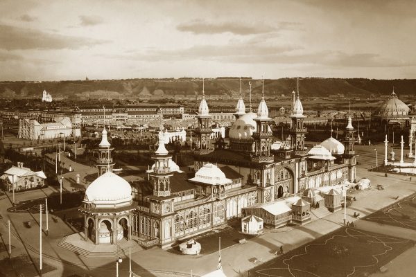 Готические вышки и нижегородское «рококо»: за что Максим Горький критиковал Всероссийскую выставку 1896&nbsp;года