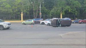 Женщина-водитель пострадала при столкновении двух иномарок в Нижнем Новгороде