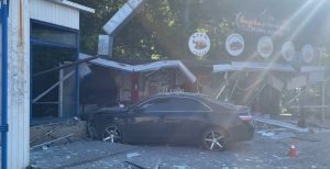 Пьяный нижегородец на «Тойоте» протаранил ларек с шаурмой и курой-гриль