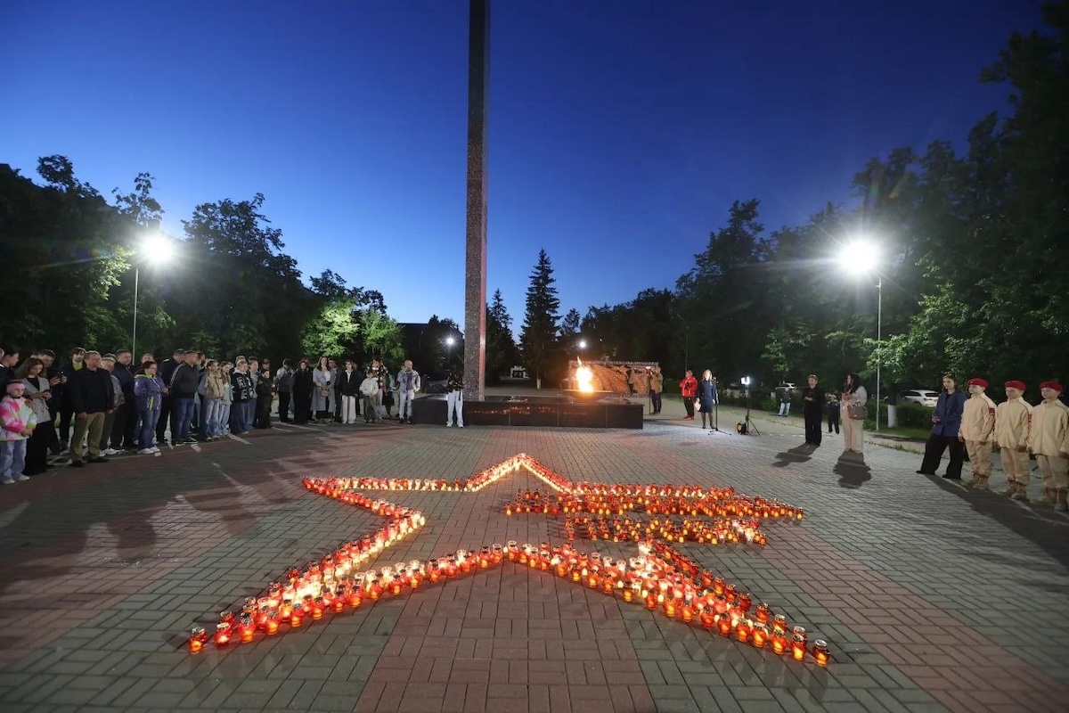 В Дзержинске прошла акция «Огненные картины войны»