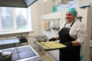В Нижегородской области активно ищут поваров, пекарей и уборщиц