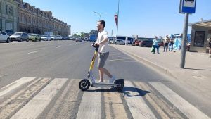 В Нижнем Новгороде почти втрое сократили число прокатных самокатов