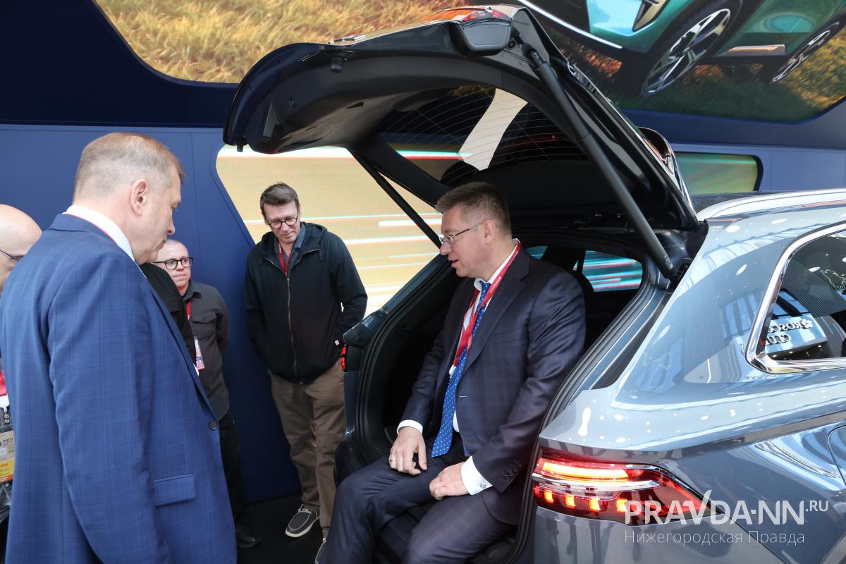Александр Воложанин
