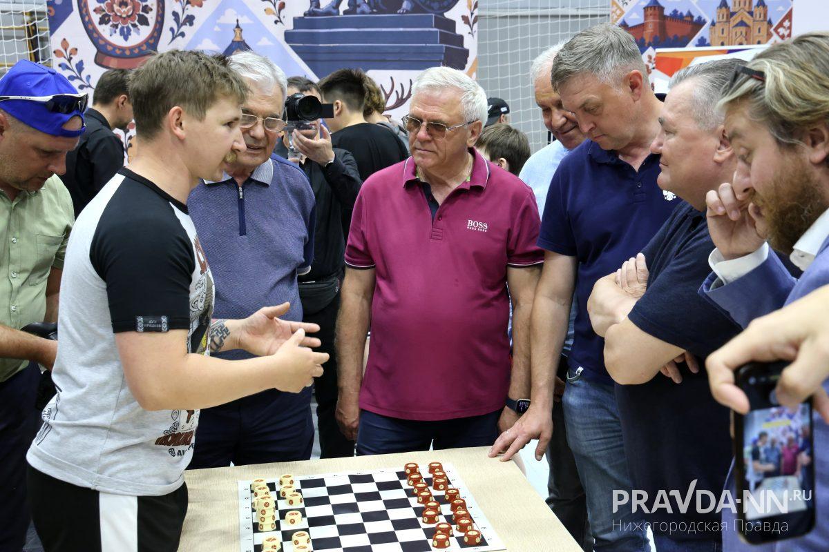 Александр Воложанин