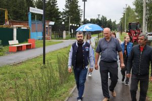Партийный десант проверил ход благоустройства улицы Мичурина в Лыскове